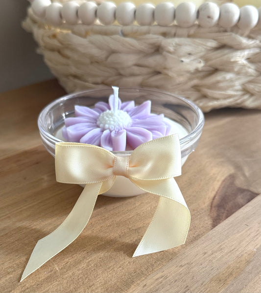 Mini purple daisy candle