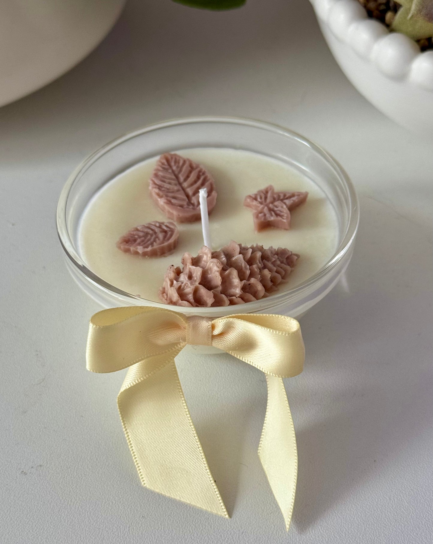 Autumn leaves candle