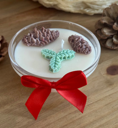 A Mini Christmas holly & pine cones candle