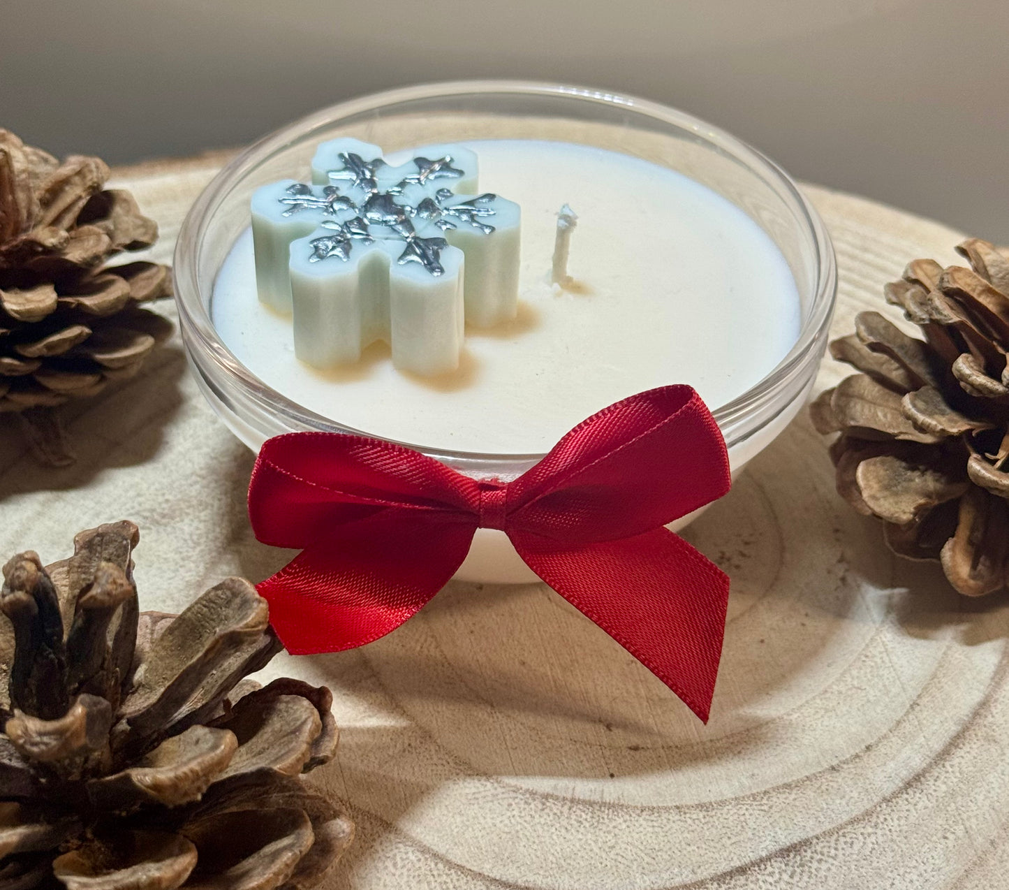 Mini snowflake candle
