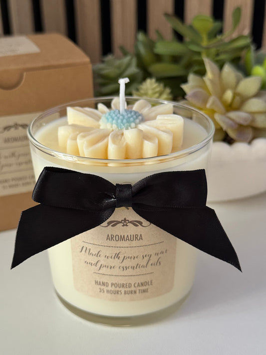 Baby blue Daisy candle