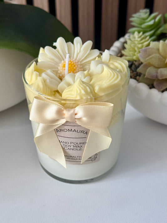 Whipped daisy candle