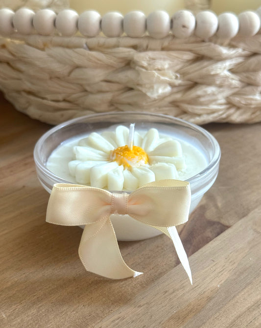 Mini yellow daisy candle